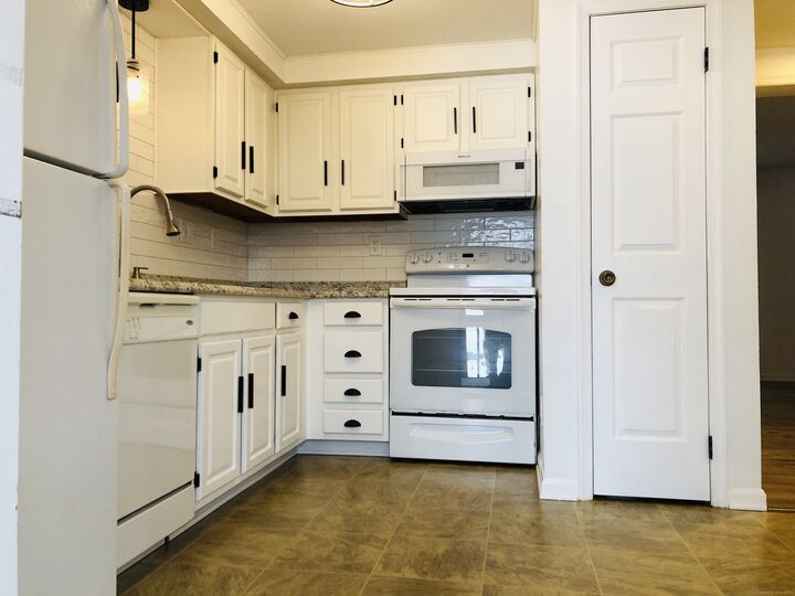 Property Photo:  73 Cedar Street A3  CT 06360 