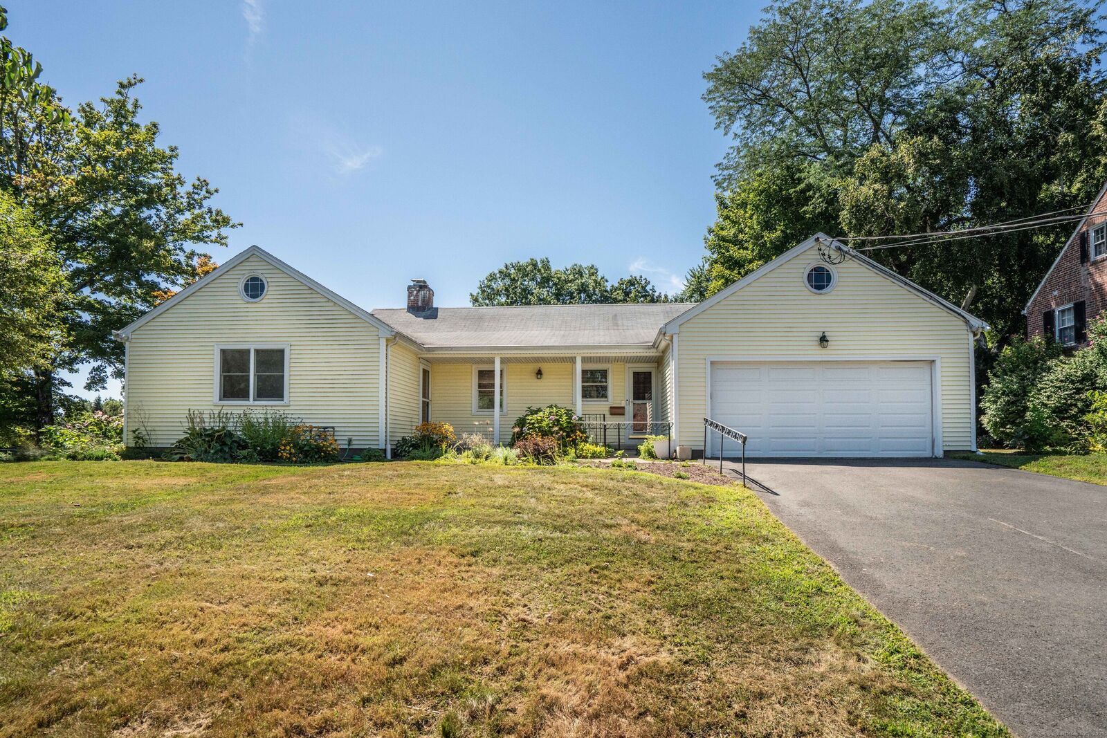 Property Photo: 3 Staples Place CT 06107