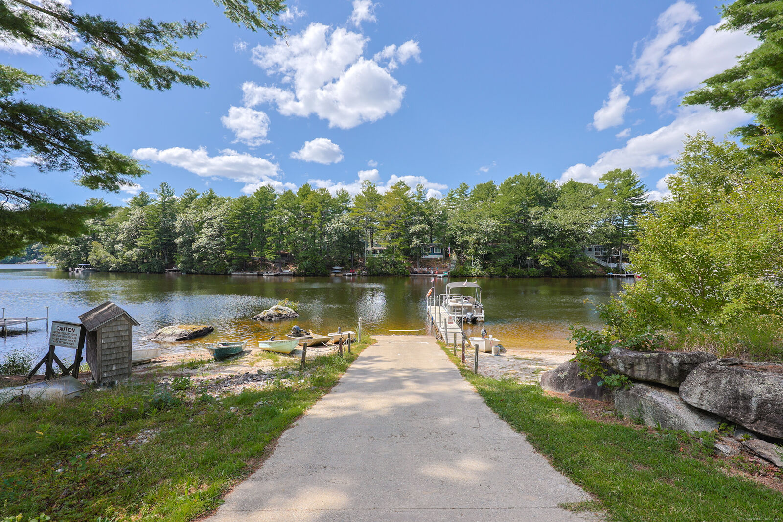 Property Photo:  17 Green Island  CT 06277 