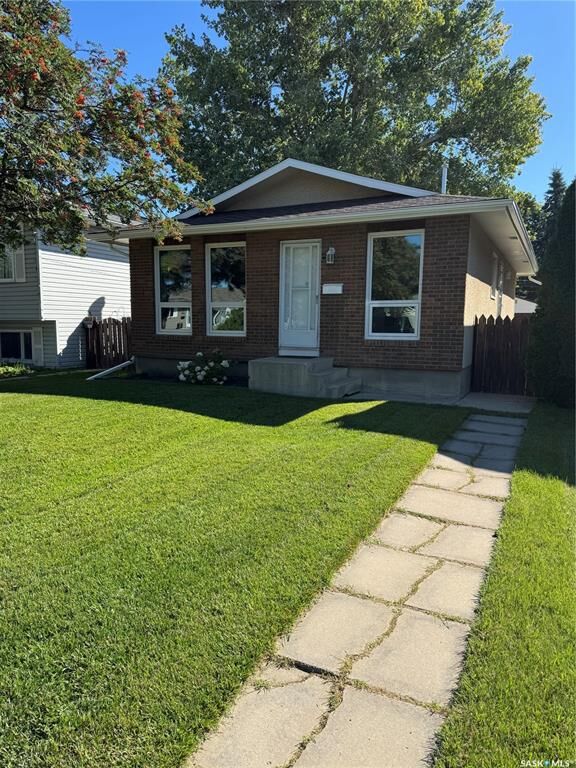Photo de la propriété:  1509 Laura Avenue  SK S7N 2R8 