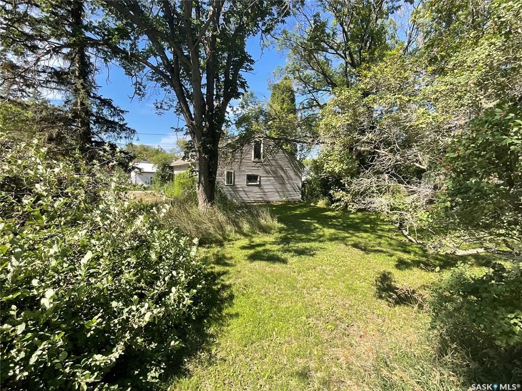 Property Photo: 113 Railway Avenue S SK S0J 1R0
