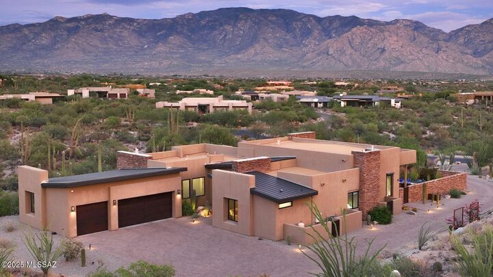 14057 N Flint Peak Drive  Tucson AZ 85755 photo