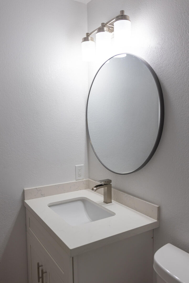 Property Photo:  924 S Jennie Street  CA 93277 