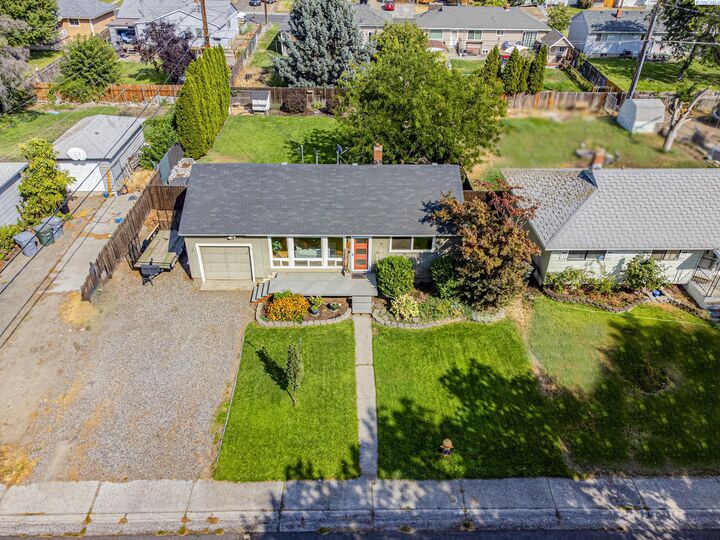 Property Photo: 1918 Lassen Ave WA 99352