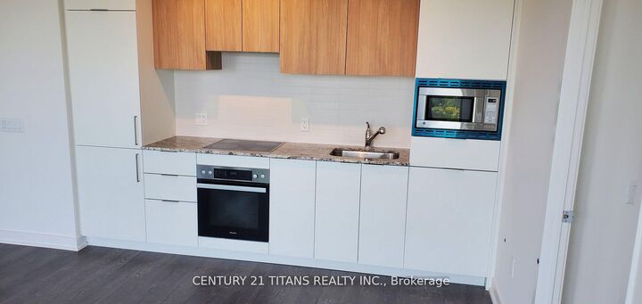 Photo de la propriété:  20 O'Neill Road 1116  ON M3C 0R1 