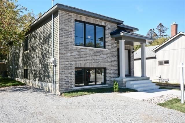 Photo de la propriété: 214 Celina Street ON L1H 4N6