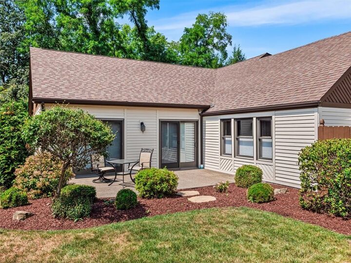 Property Photo: 2350 Morrow Rd PA 15241