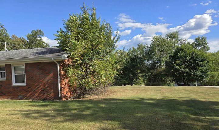 Property Photo: 5825 Parkview Dr KY 41102