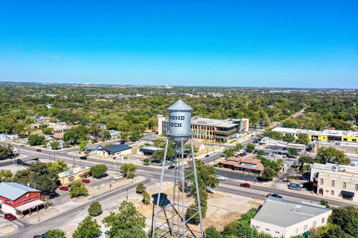 Property Photo: 2802 Cool River Loop TX 78665