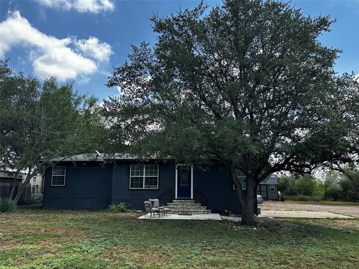 Property Photo:  7918 Dempsey Street  TX 78242 