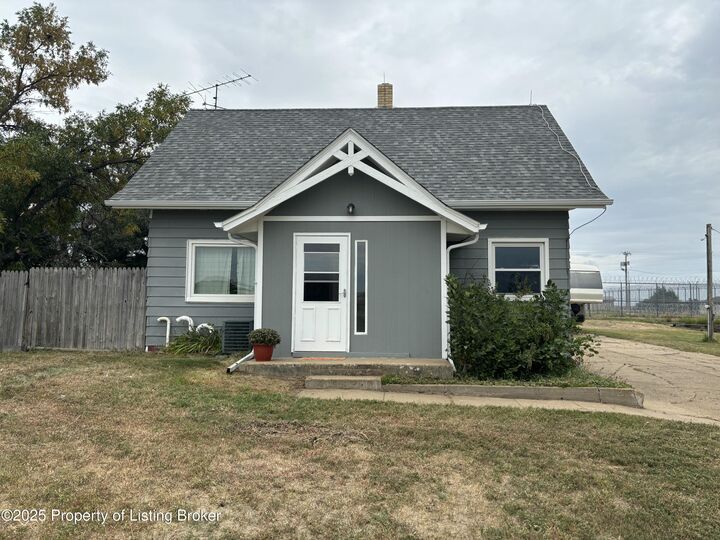 Property Photo: 225 Main Street ND 58647