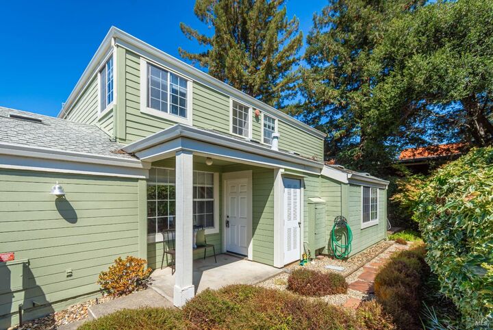 Property Photo:  2748 Elks Way  CA 94558 