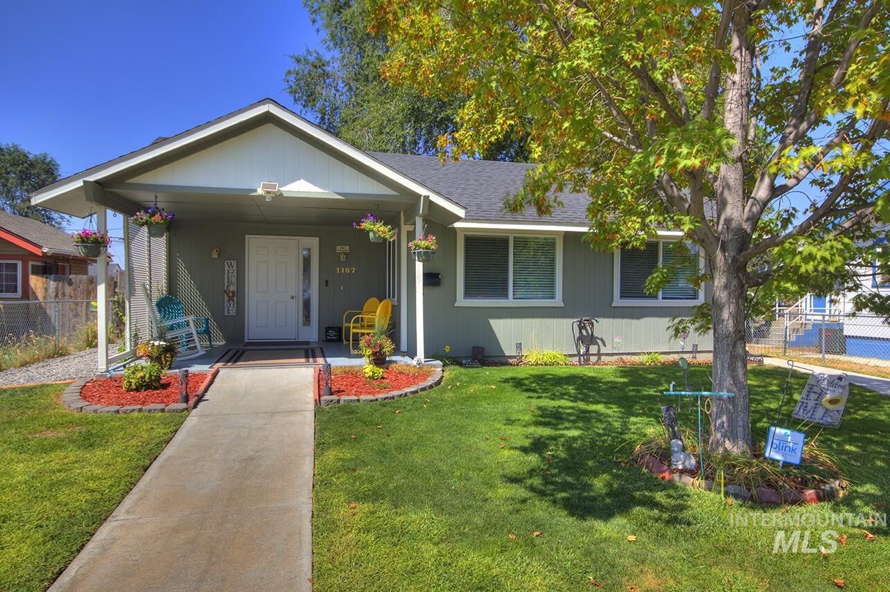 Property Photo: 1107 S 15th Avenue ID 83651