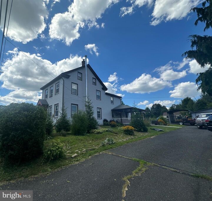 Property Photo: 1370 Kumry Road PA 18073