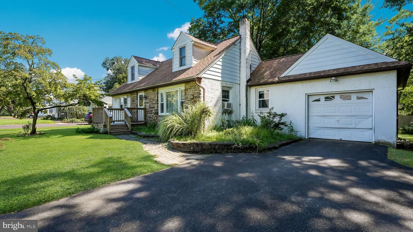 Property Photo:  1034 E. Main Street  PA 19446 