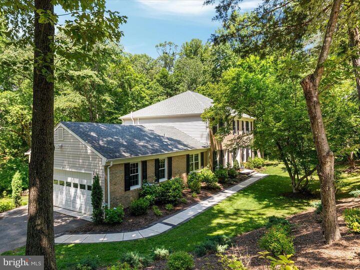 Property Photo:  2200 Lomond Court  VA 22181 