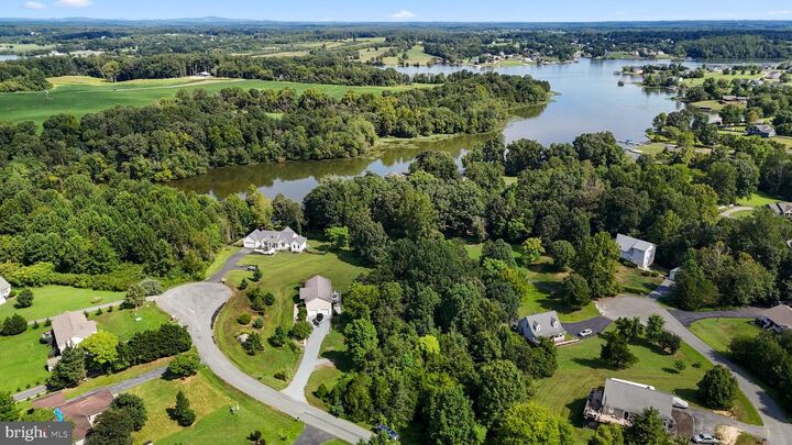 Property Photo: 224 Derby Lane VA 23093