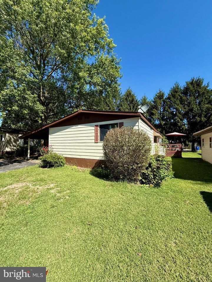 Property Photo:  331 Jean Bradley Circle 317  DE 19946 