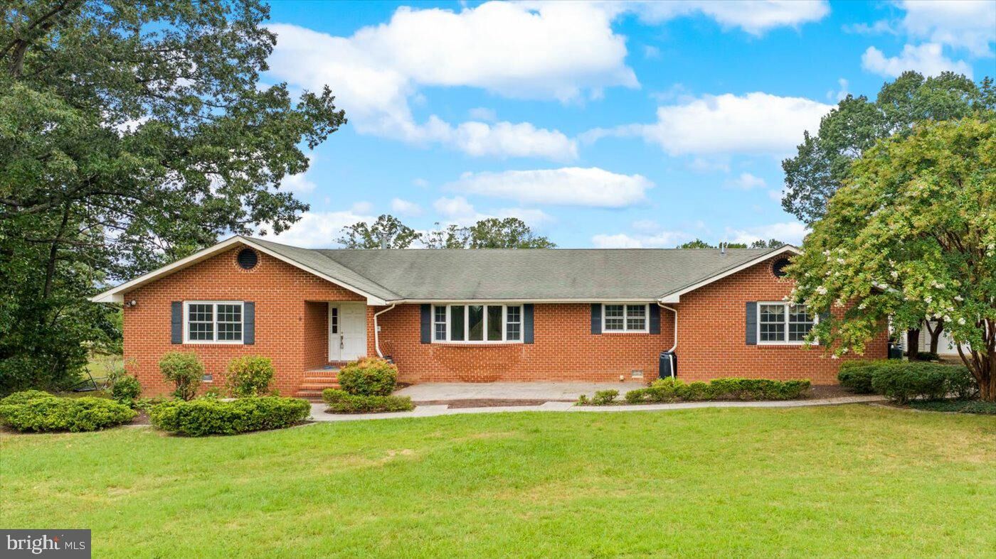 Property Photo: 45 Bowling Farm Lane VA 22406