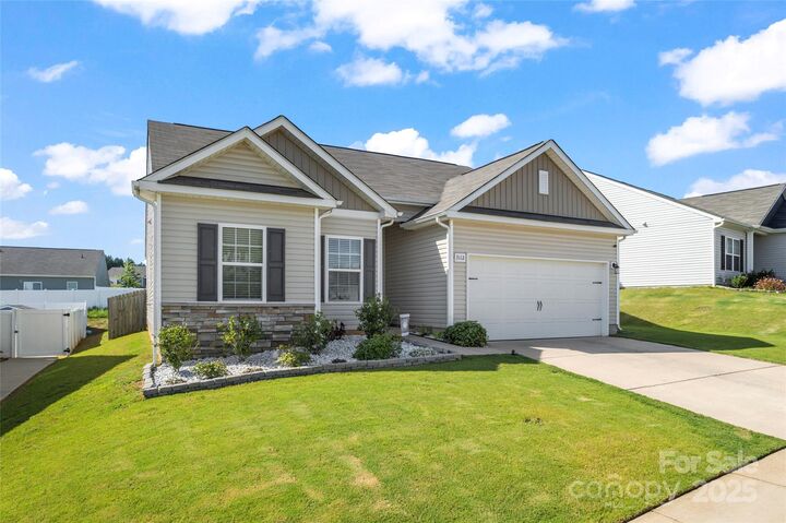 3112 Wynn Way  Charlotte NC 28215 photo