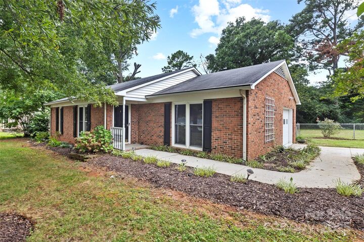 Property Photo: 2173 Ridgecrest Road SC 29732
