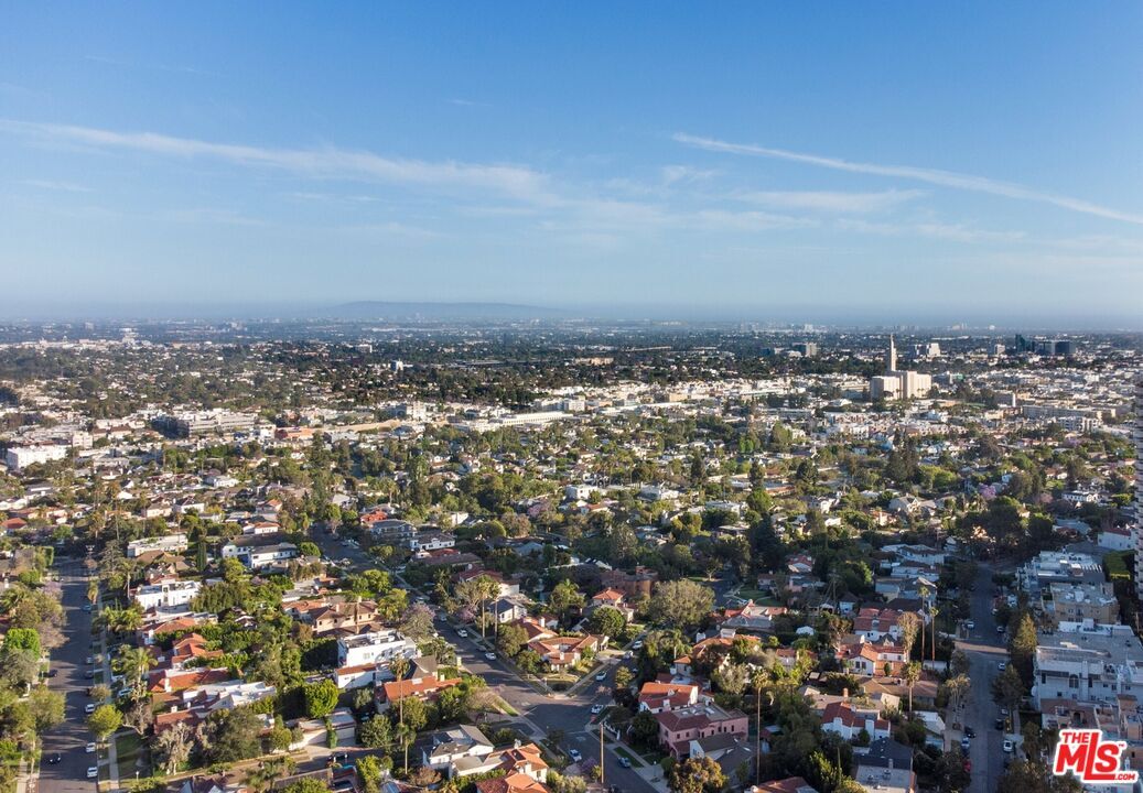 Property Photo:  10430 Wilshire Blvd  CA 90024 
