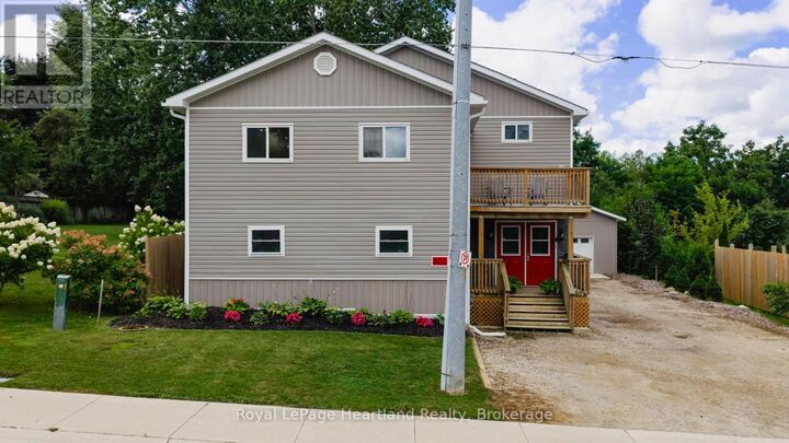 Property Photo:  422 Willoughby Street  ON N0G 2H0 