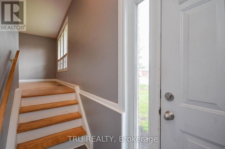 Property Photo:  2428-2430 Iris Street  ON K2C 1C6 