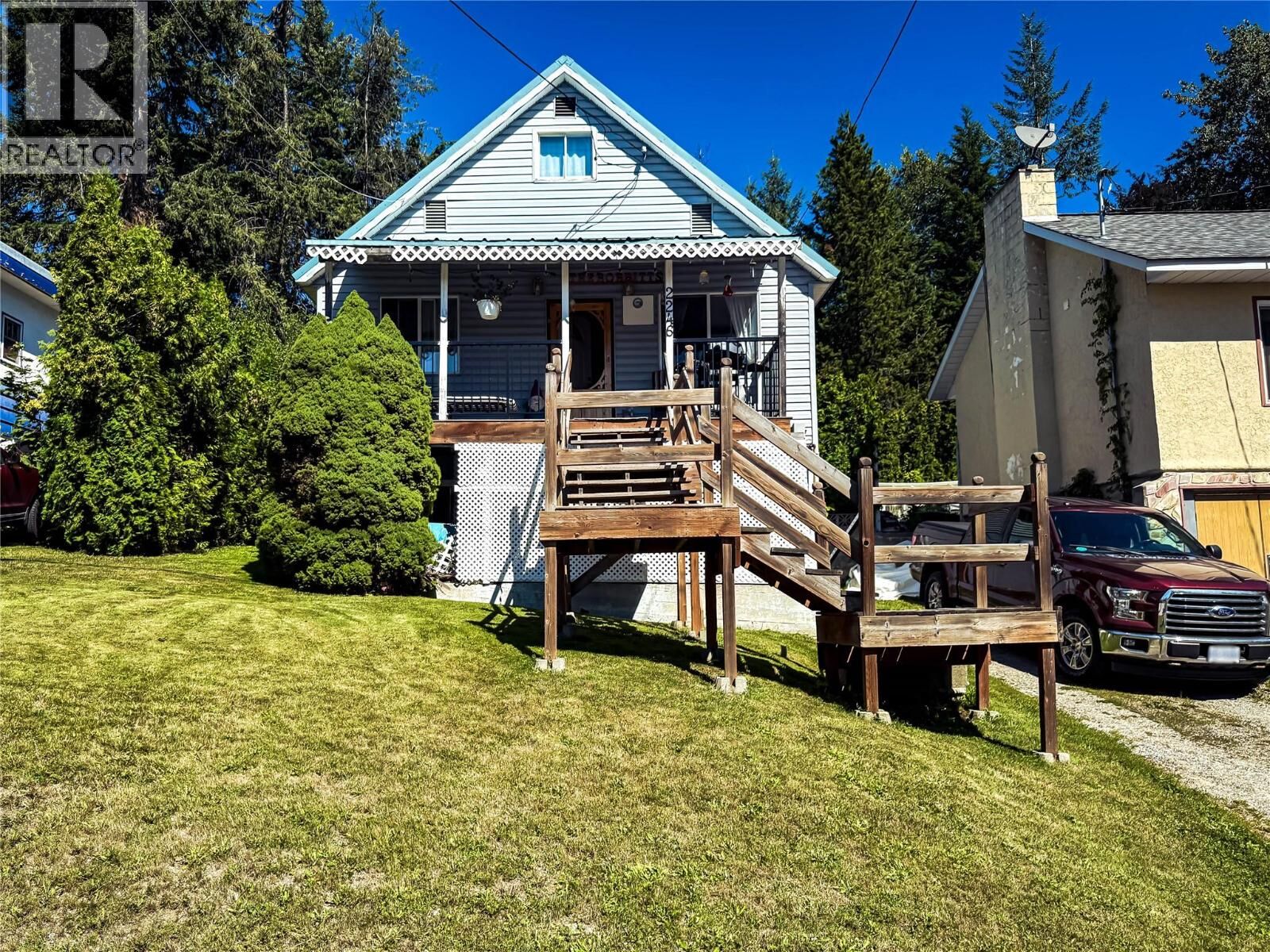Property Photo:  2246 Kootenay Avenue  BC V0G 1Y0 