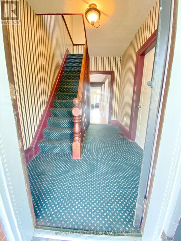 Property Photo:  438 Osborne Street  ON L0K 1A0 