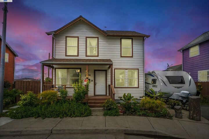 Property Photo: 10468 West Court CA 94603