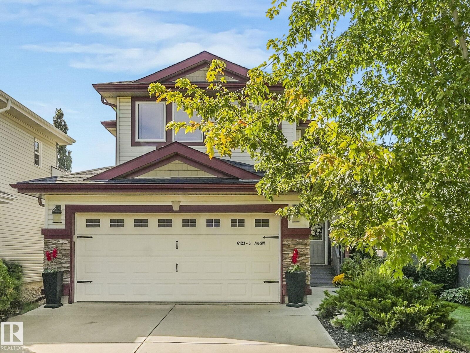 Property Photo: 6123 5 Avenue SW AB T6X 0E8