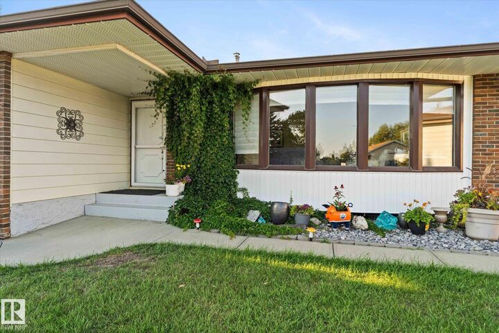 Property Photo:  1 Miller Avenue  AB T7X 2L9 