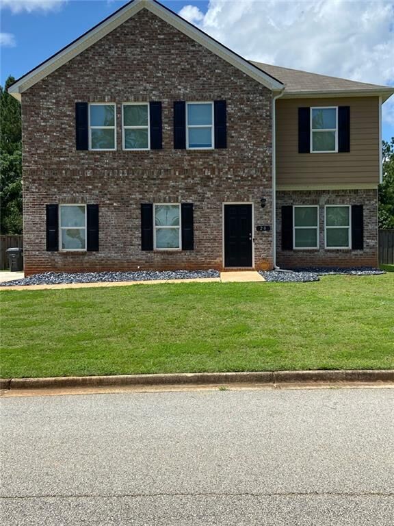 Property Photo: 20 Triumph Trail GA 30016