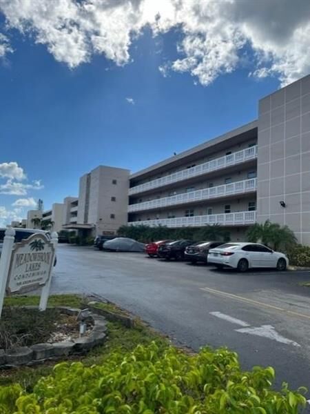 Property Photo: 314 SE 10th St 306 FL 33004