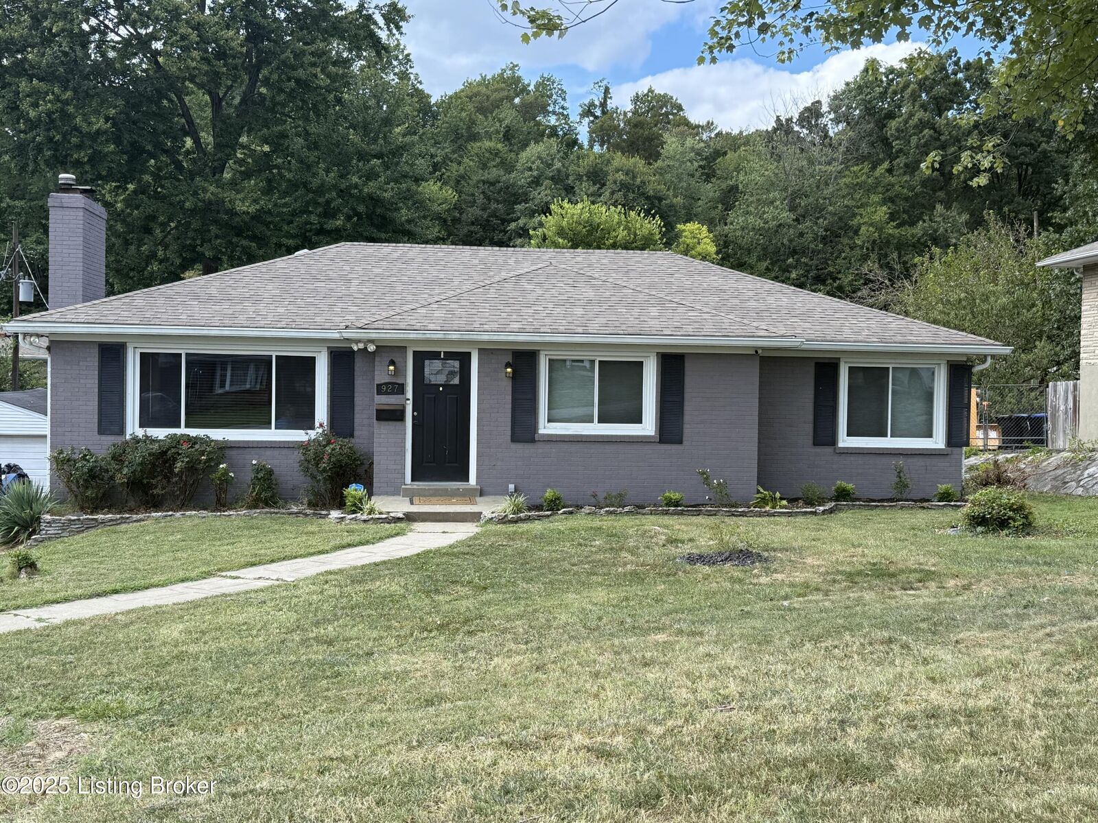 Property Photo: 927 Southview Rd KY 40214