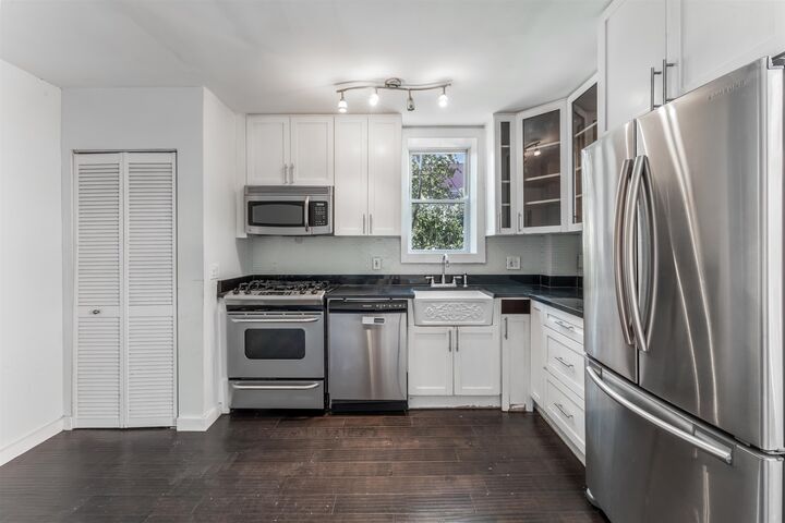 Property Photo:  100 Park Ave 4  NJ 07030 