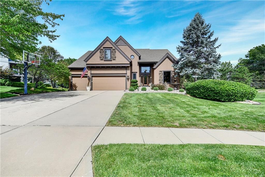 Property Photo: 3904 W 128 Street KS 66209