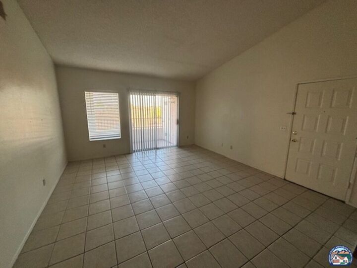 Property Photo: 1000 Rodeo Dr 515 CA 92251
