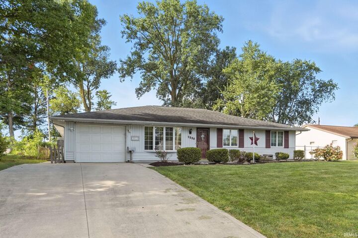 Property Photo:  1530 Glencoe Boulevard  IN 46774 