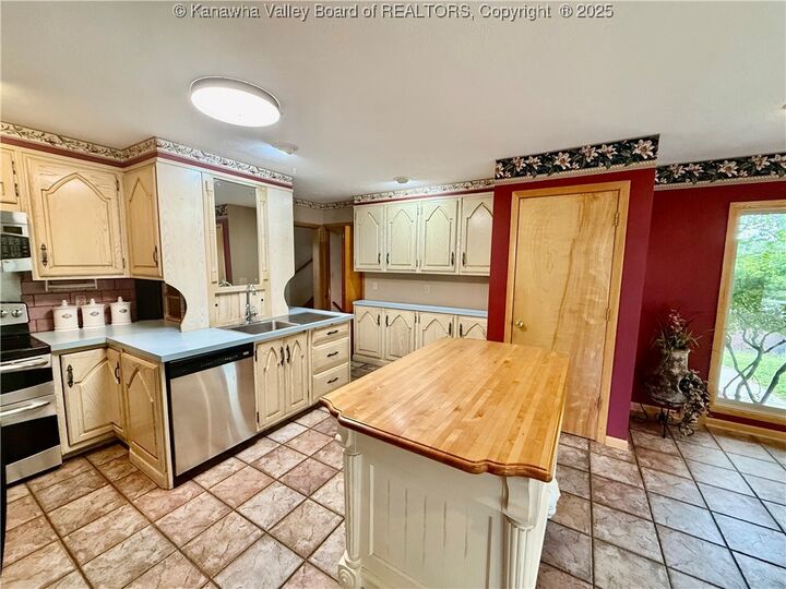 Property Photo: 500 Spring Street WV 25271