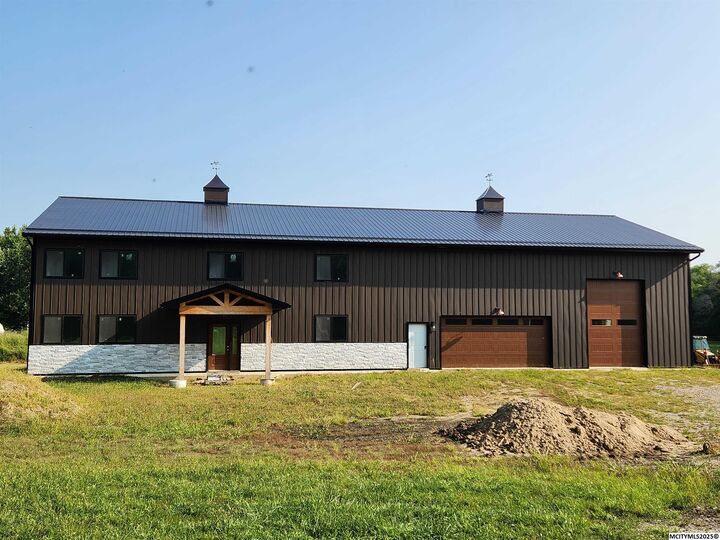 Property Photo:  1368 12th NE  IA 50401 