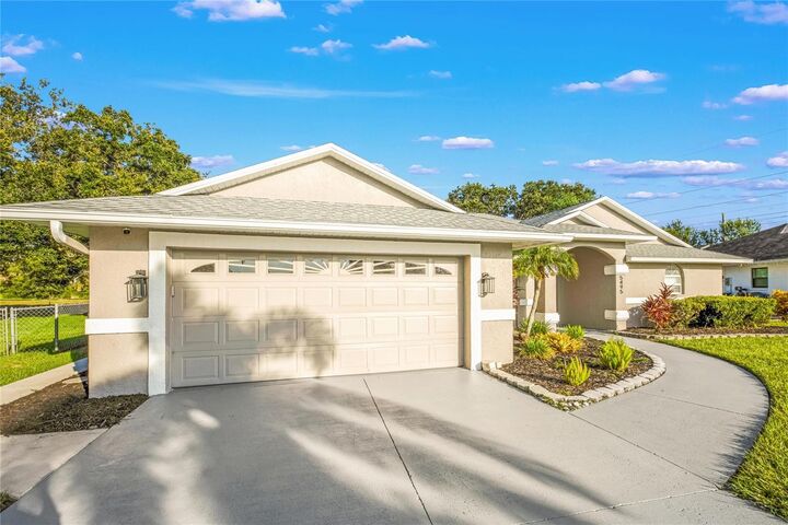 Property Photo: 5495 Cynthia Lane FL 34235