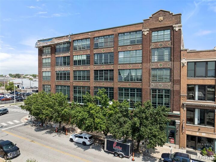 Property Photo: 2323 Locust Street 212 MO 63103