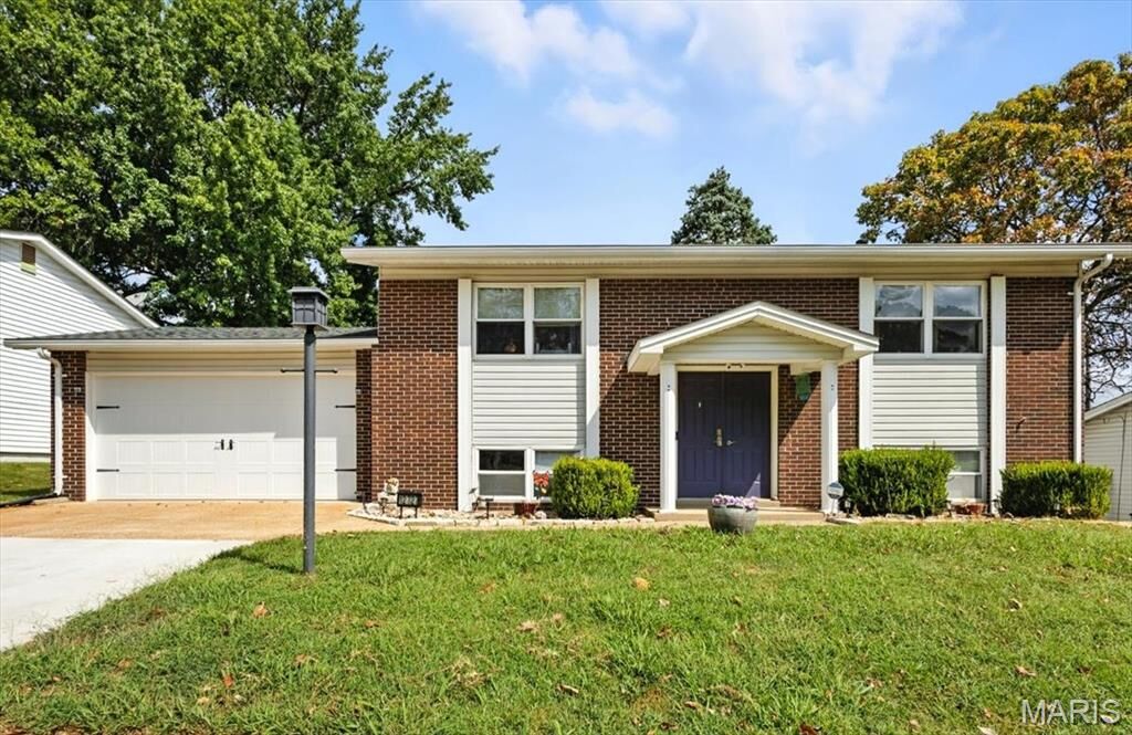 Property Photo: 12727 Foxhound Drive MO 63043