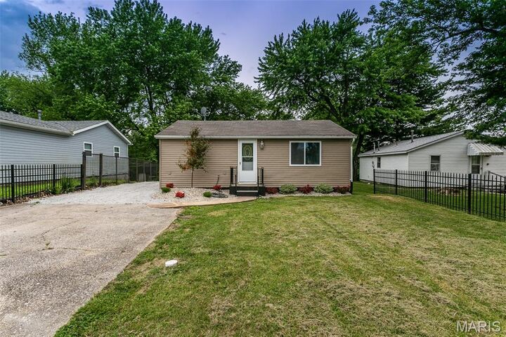 1244 Walnut Drive  Cottage Hills IL 62018 photo