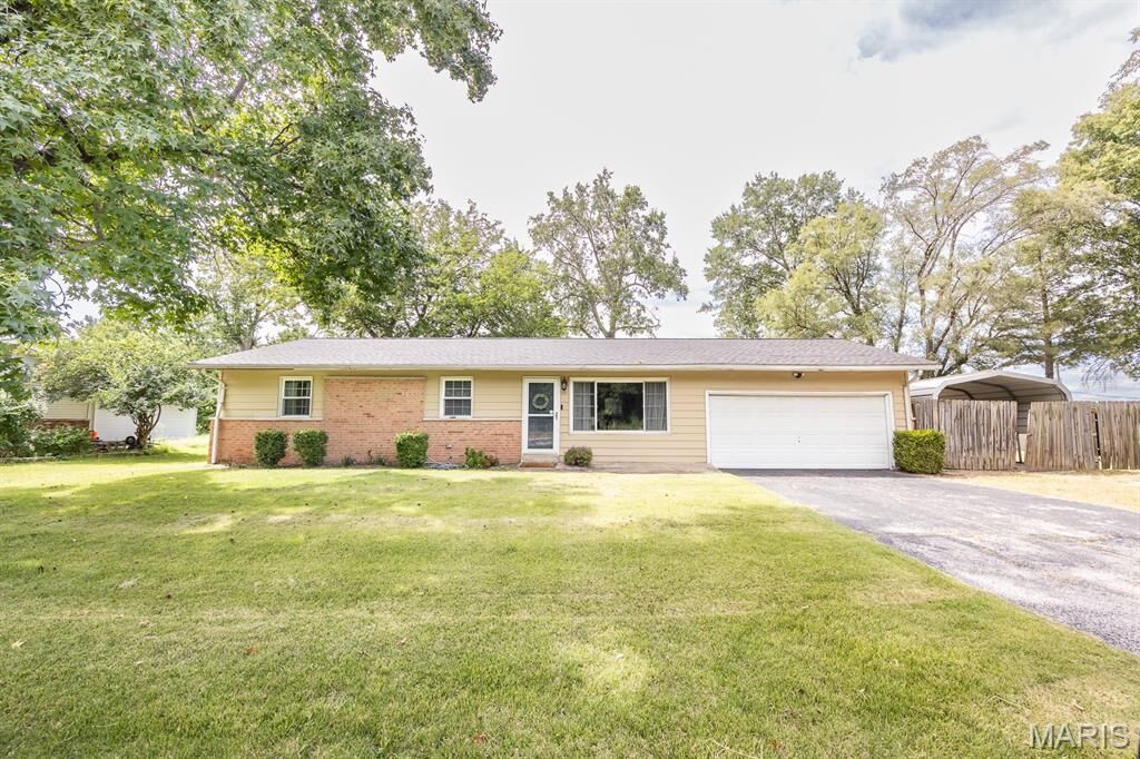 Property Photo: 6231 Old Alton Road IL 62040