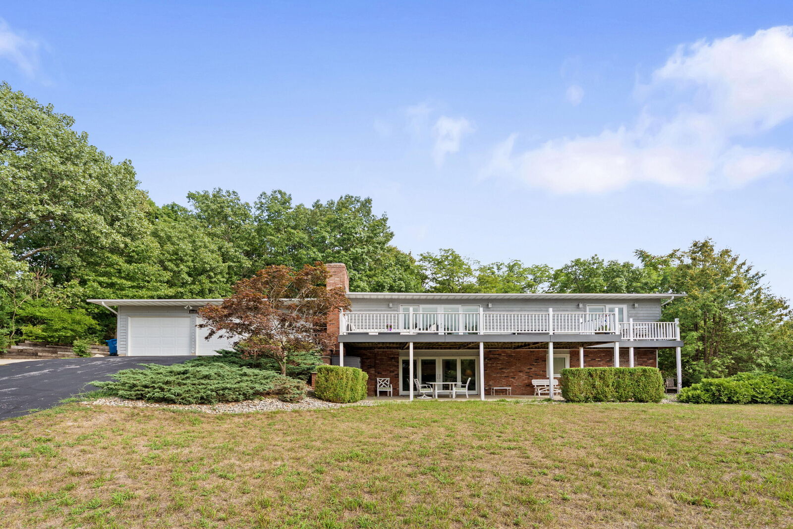 Property Photo: 48020 Ridge Road MI 49117
