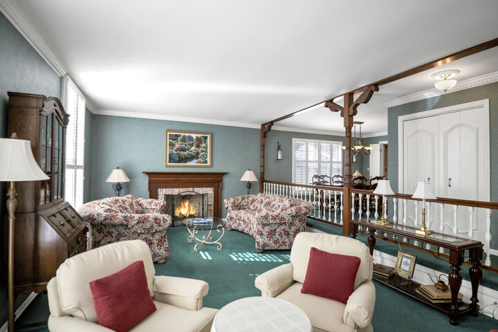 Property Photo: 1708 S Fernandez Avenue IL 60005