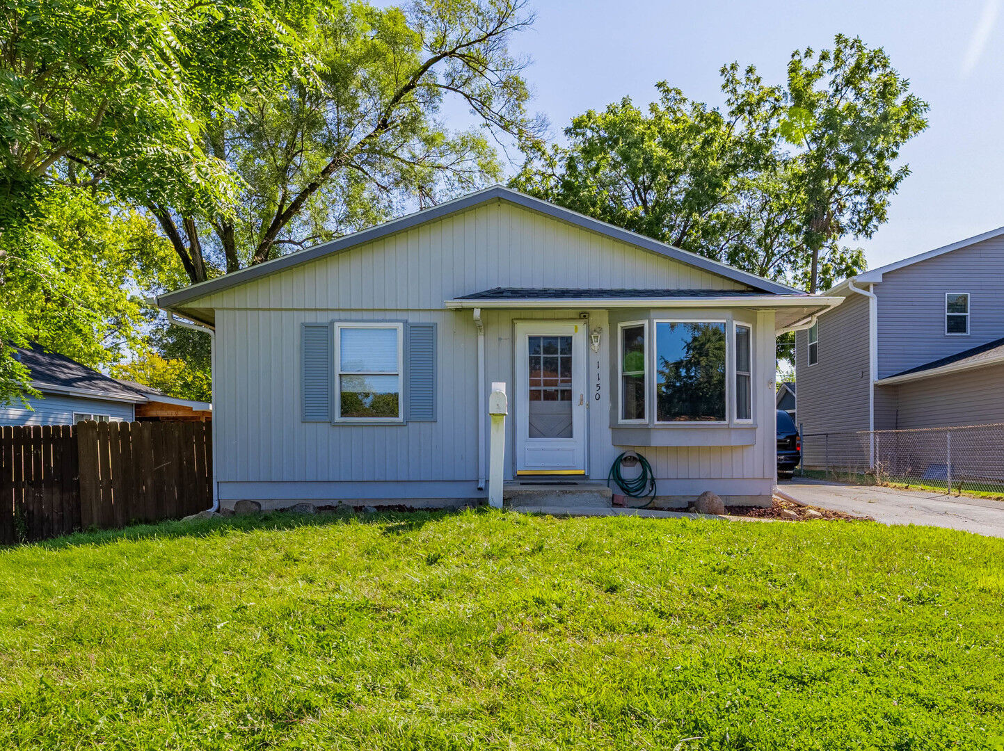 Property Photo:  1150 Gates Street  IL 60505 